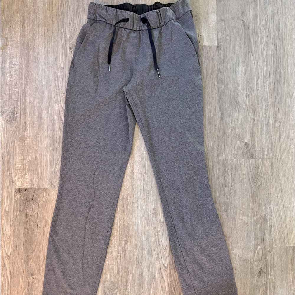 LULULEMON ON THE FLY PANTS SIZE 2